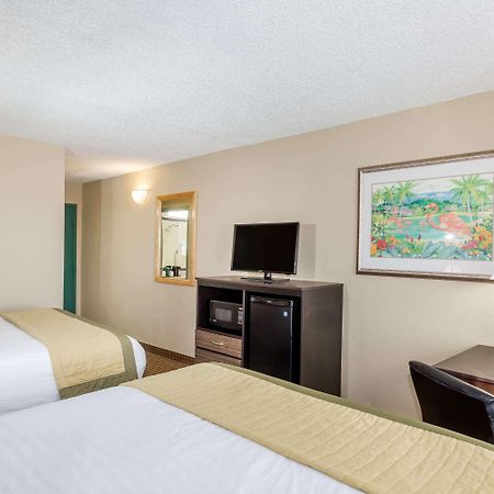 Baymont By Wyndham Fort Myers Airport Phòng bức ảnh