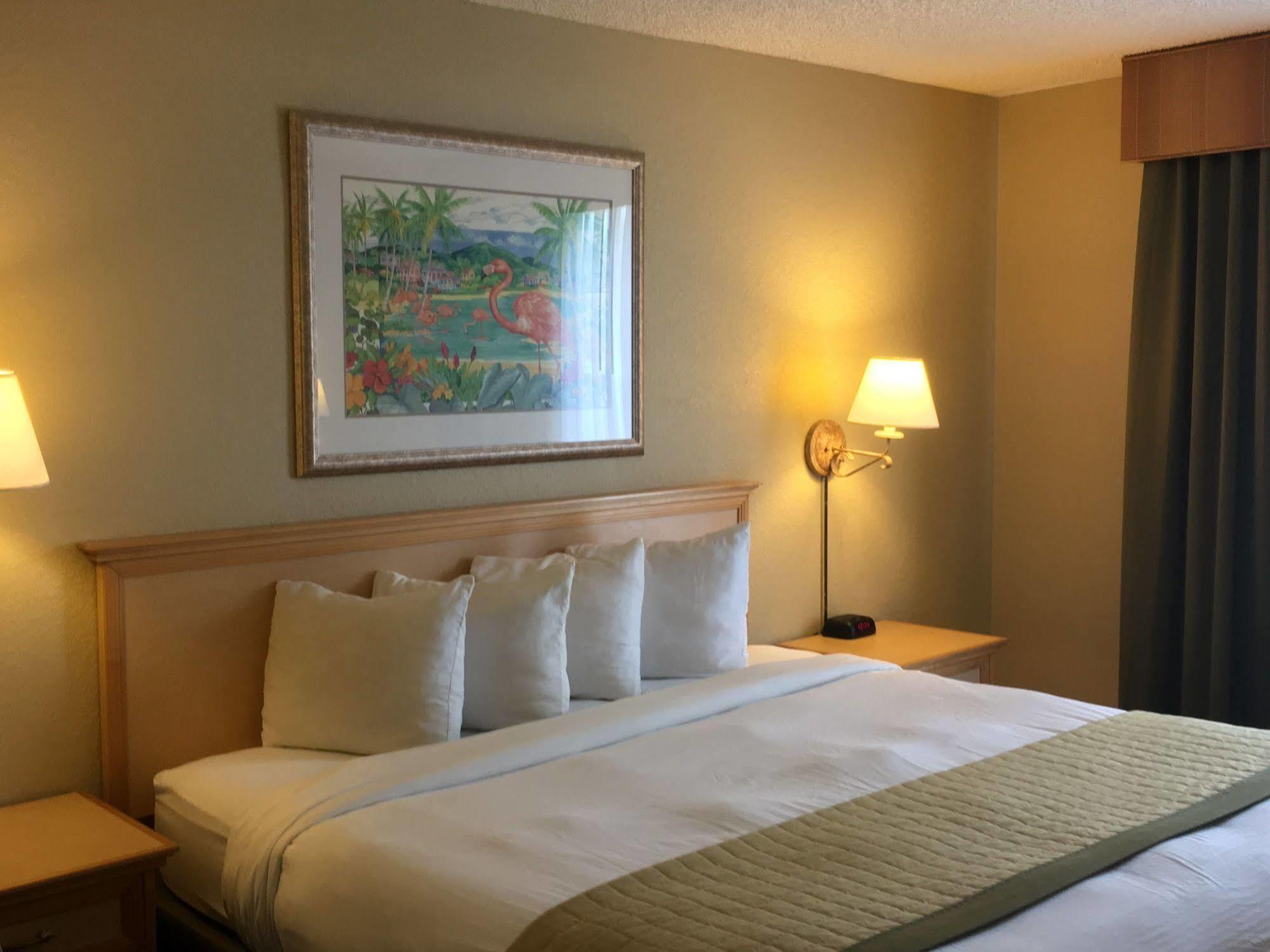 Baymont By Wyndham Fort Myers Airport Hotel Ngoại thất bức ảnh